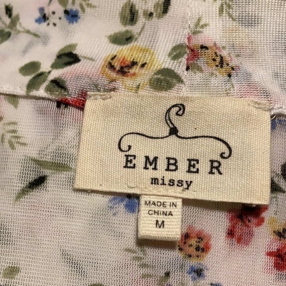 Ember missy medium light flowered mesh like top ties in front - Picture 5 of 7